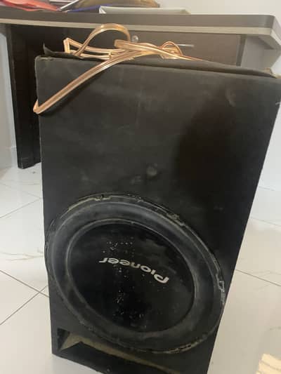 Bass tube with amplifier for car