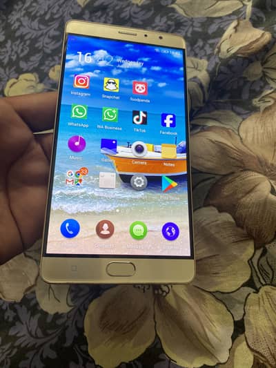M6 plus 4/64 lush condition specs in 2nd pic