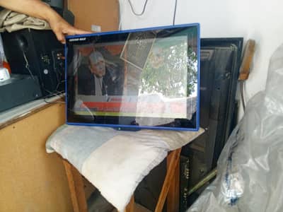 LCD for sale in very good condition, Used LCD ,LCD for sale,LCD tele
