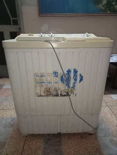 Haeir Washing Machine with Dryer