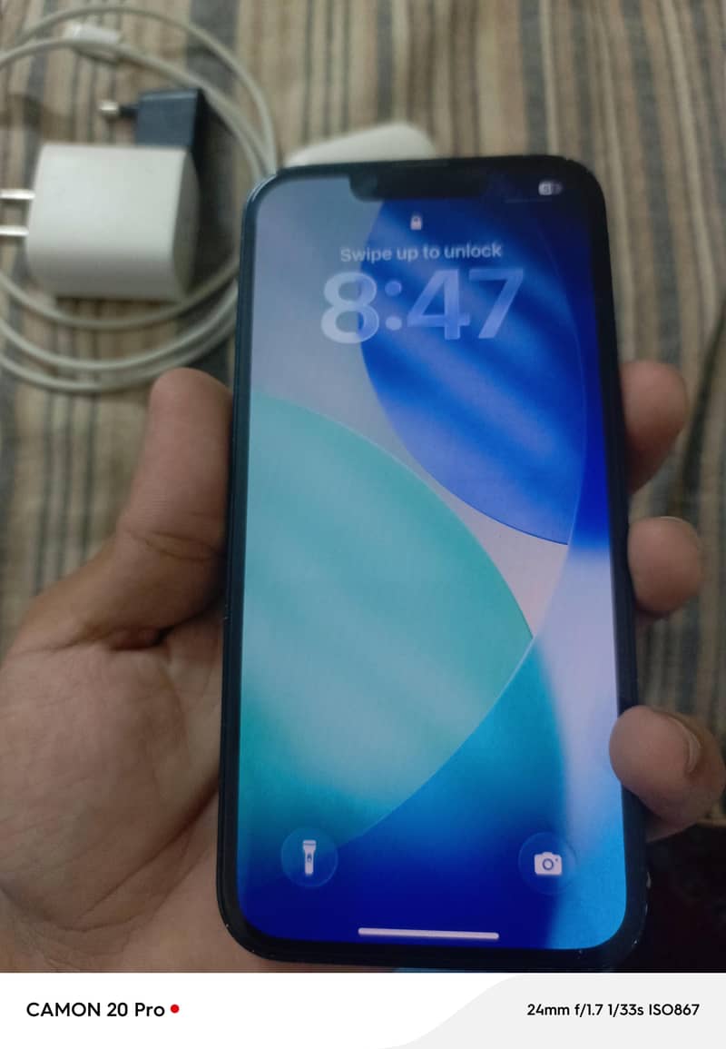 Apple iPhone 13 4