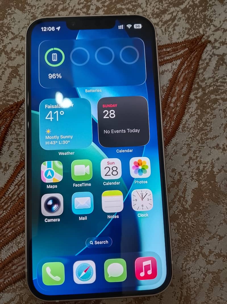 Apple iPhone 13 2