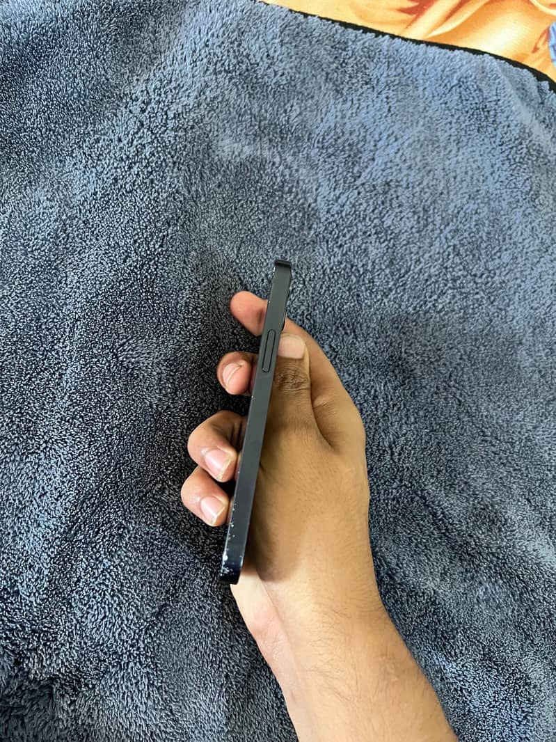 Apple iPhone 12 mini 2
