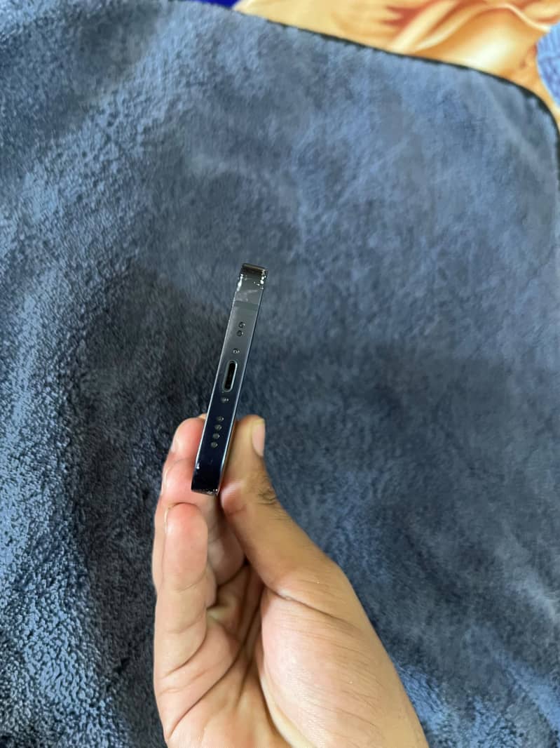 Apple iPhone 12 mini 4