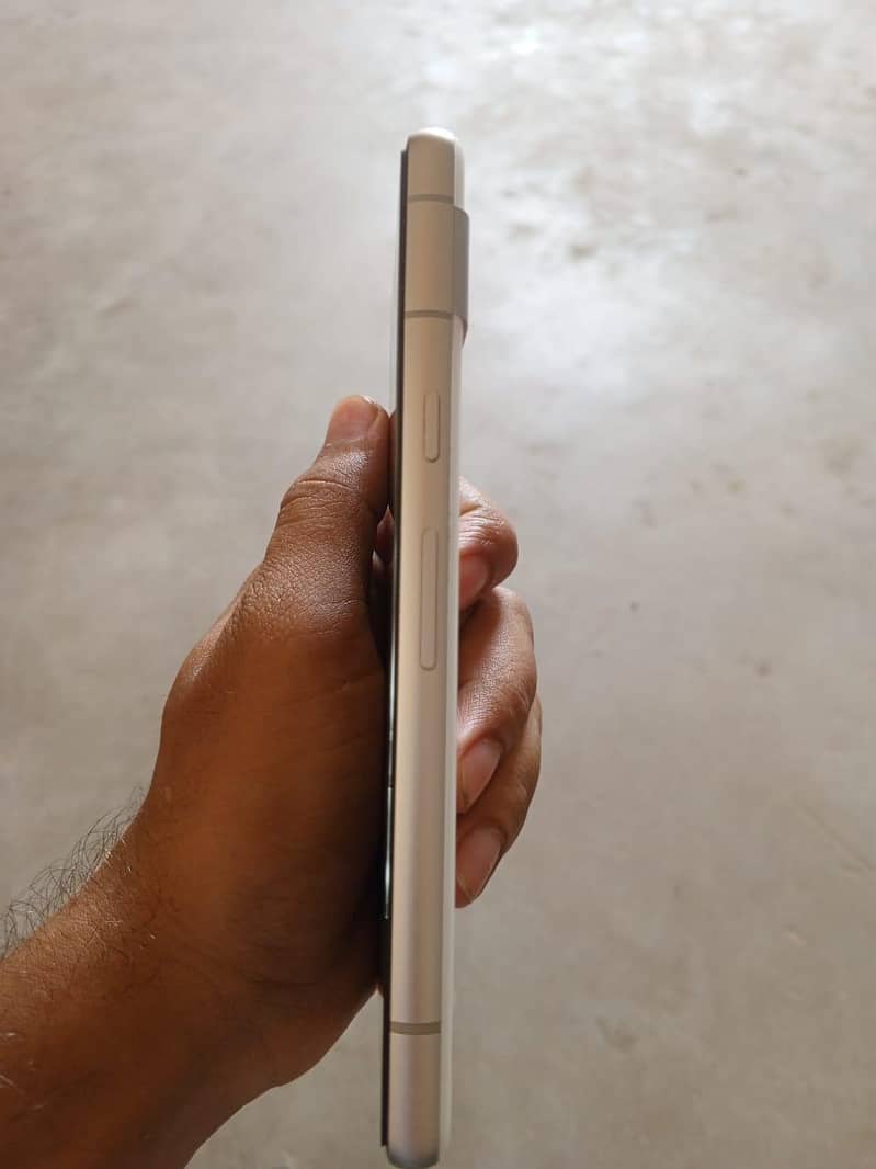 Google Pixel 7a 4