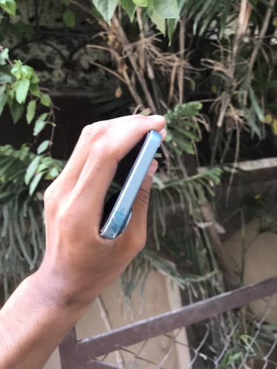 Apple iPhone 16 mint condition read add full exchange also possible