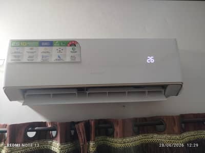 Ecostar Duke series 1 ton Ac -Heat & Cool /Excellent condition