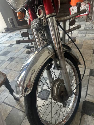 03157319402Chana ka bike 2010 modl lahor number