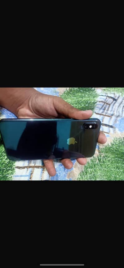 I'm selling iphone Xs max