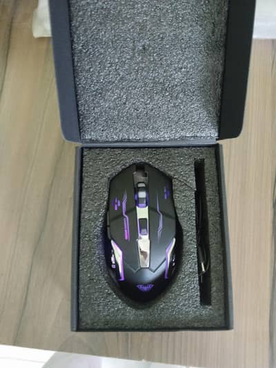 Aula Wireless charging gaming mouse