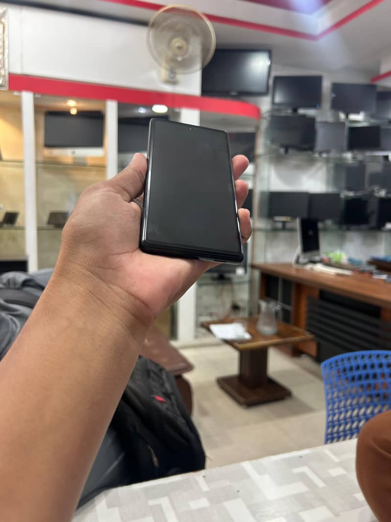 Google Pixel 6a 1