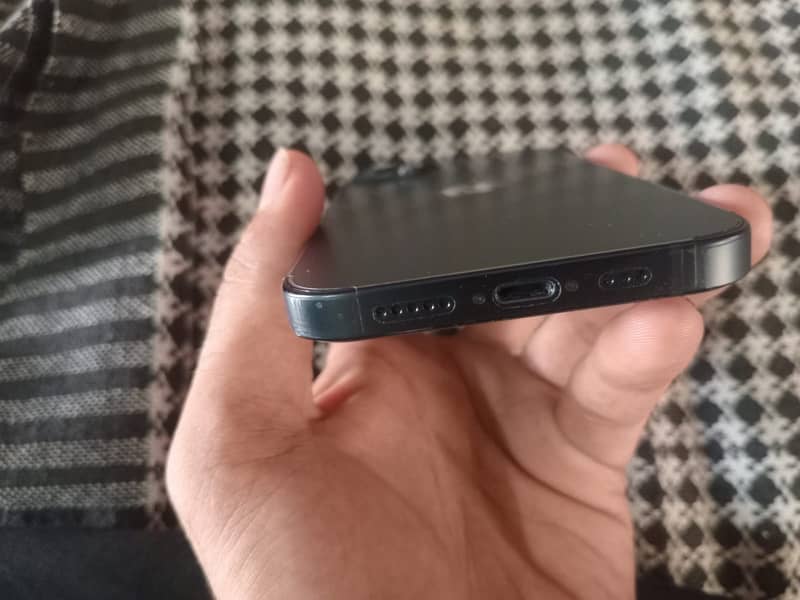 Apple iPhone 13 2