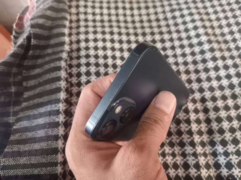 Apple iPhone 13 3