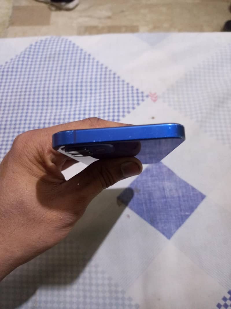 Apple iPhone 12 5