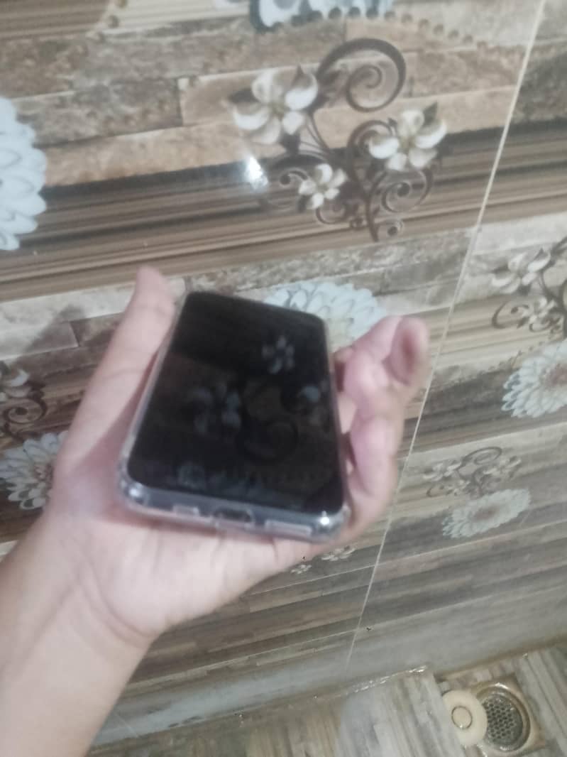 Apple iPhone 11 Pro 1