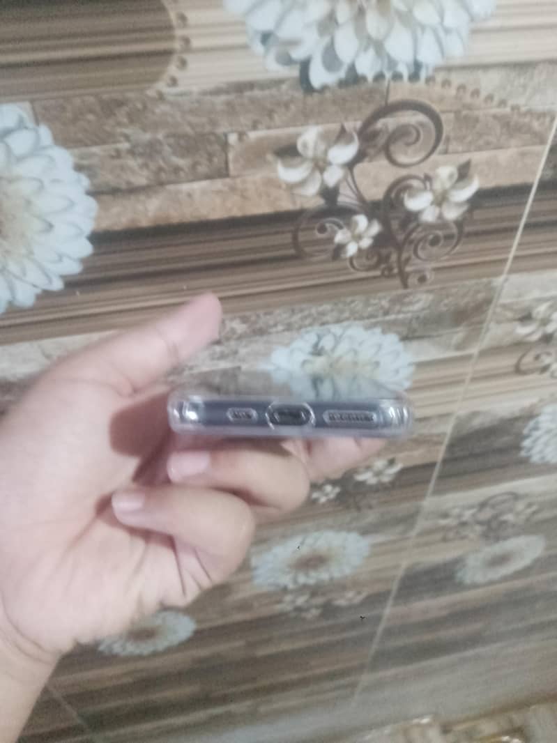 Apple iPhone 11 Pro 3