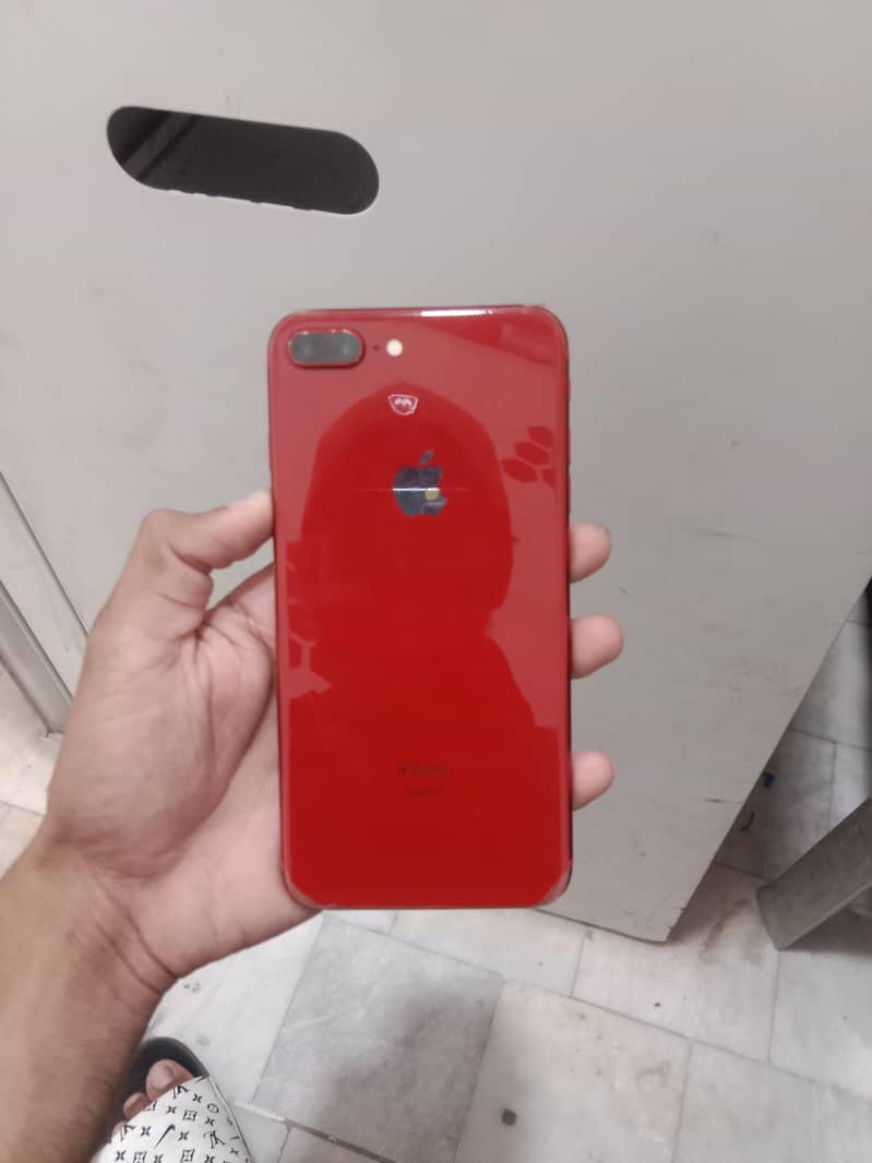 Apple iPhone 8 Plus 3