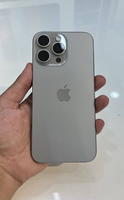 iPhone 15 Pro Max Hk