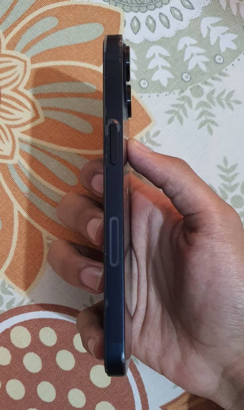 iPhone 13 2