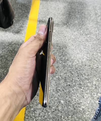 Apple iPhone XS Max 03000631530 call number