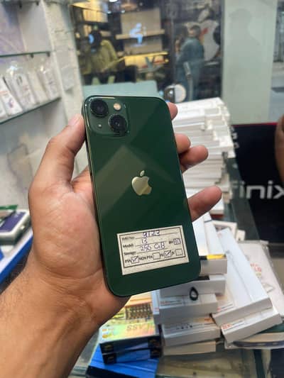 Apple iPhone 13