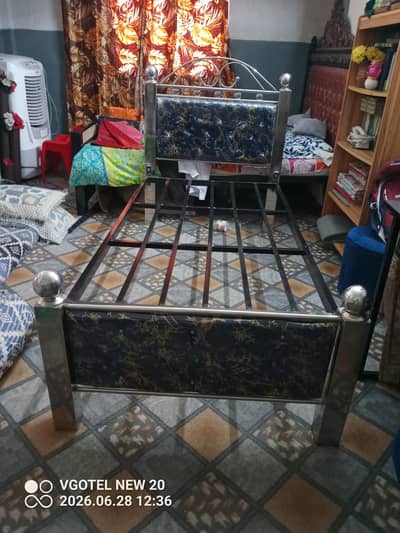 2 single Bads Bhot Km Used Kiye Hain 03445325558