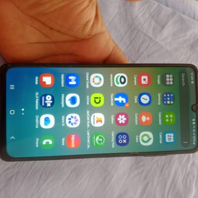 Samsung Mobile A06