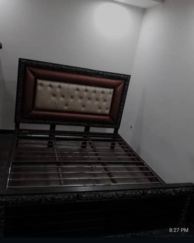 King size bed