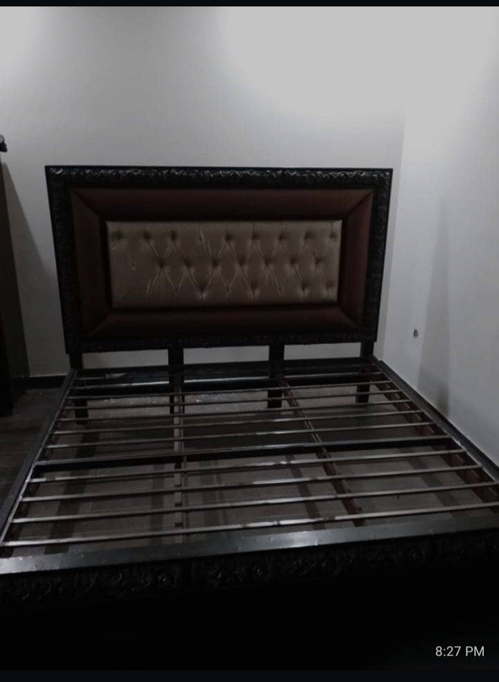 King size bed 1