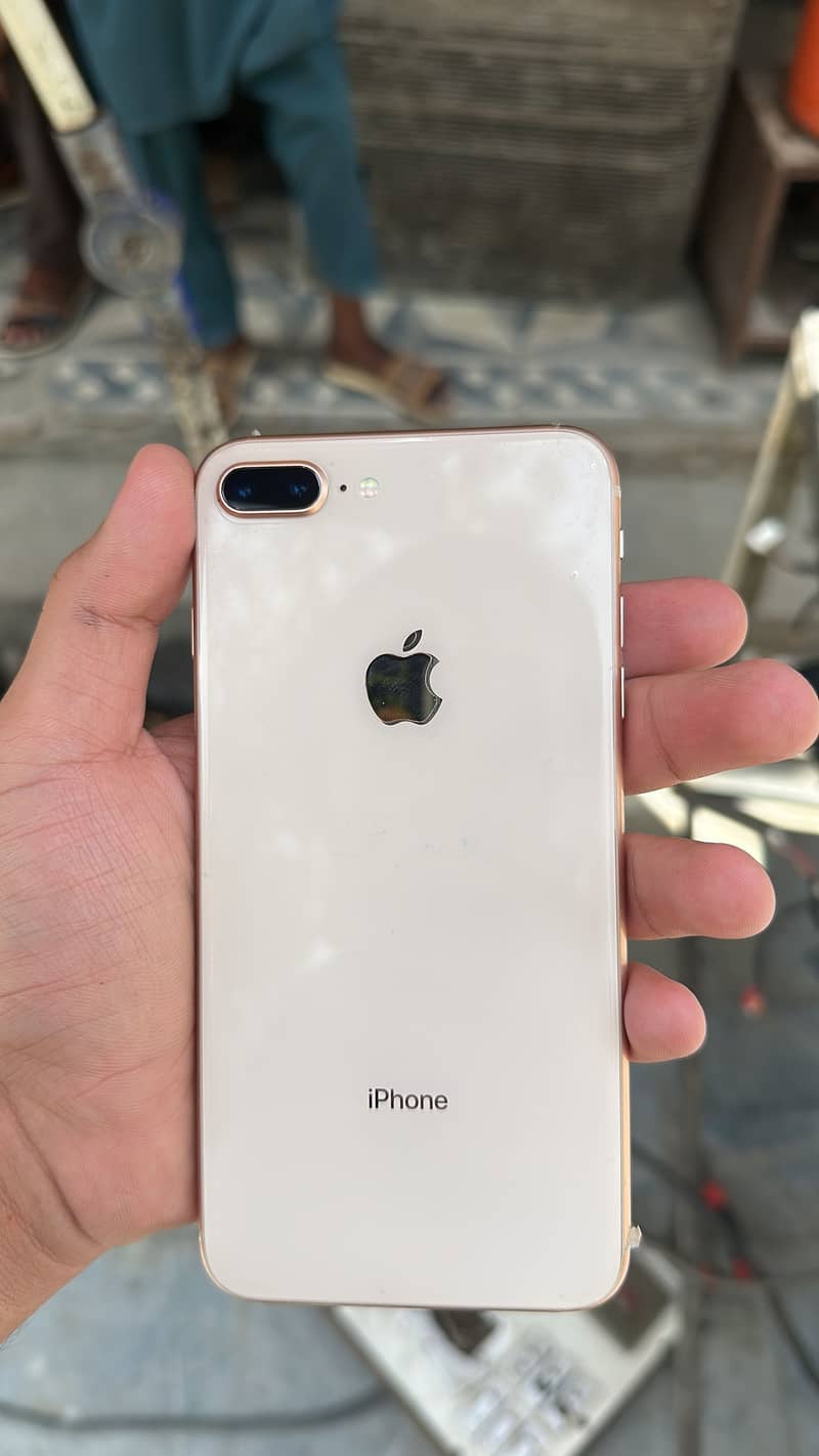 Apple iPhone 8 Plus 0