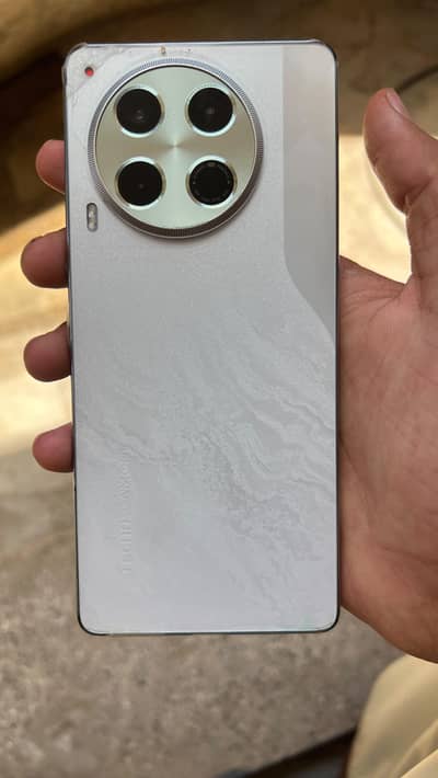 Tecno CAMON 30