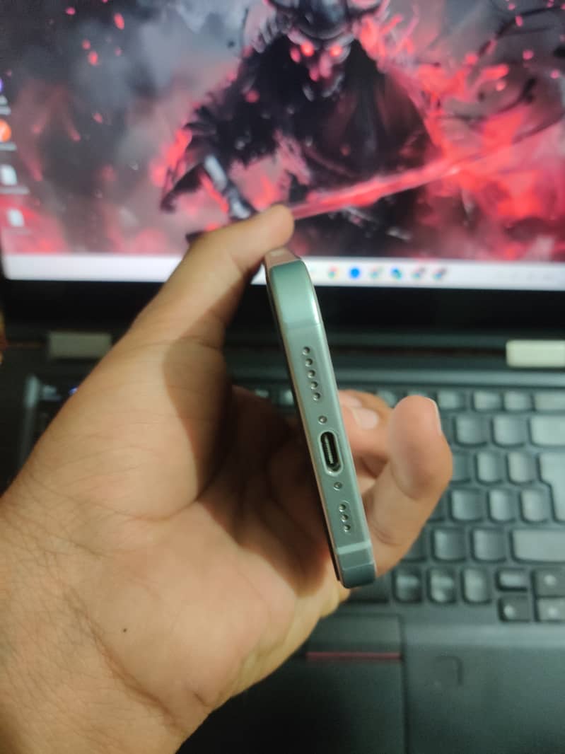 Apple iPhone 15 3