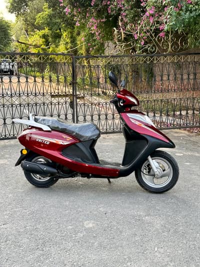 United Scooty 100 CC petrol 2024 end regester 2500 km used only