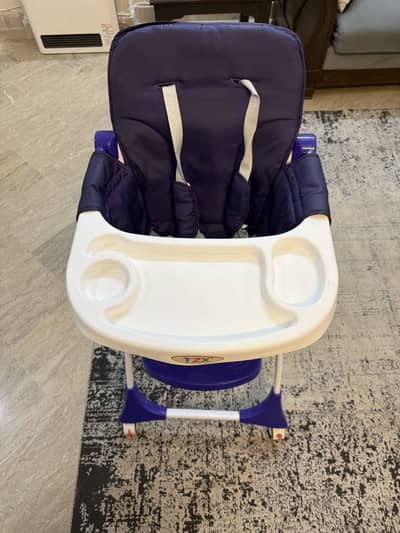 Slightly used Baby Dining feeding chair in excellent condition