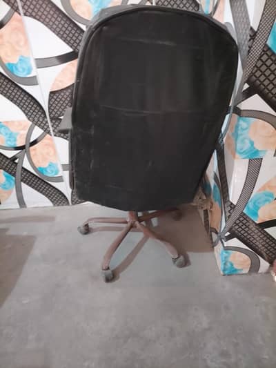 Revolving chair