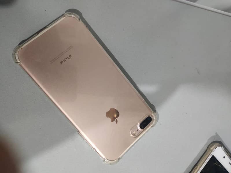 Apple iPhone 7 Plus 0