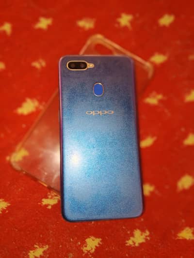 mobile ok hai camera bhi best hai donon hi battery timing bahut acchi