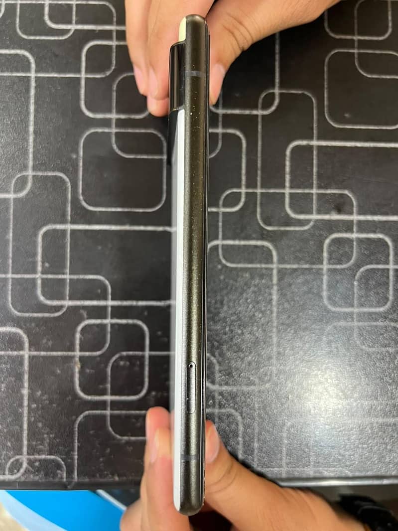 Google Pixel 6 4