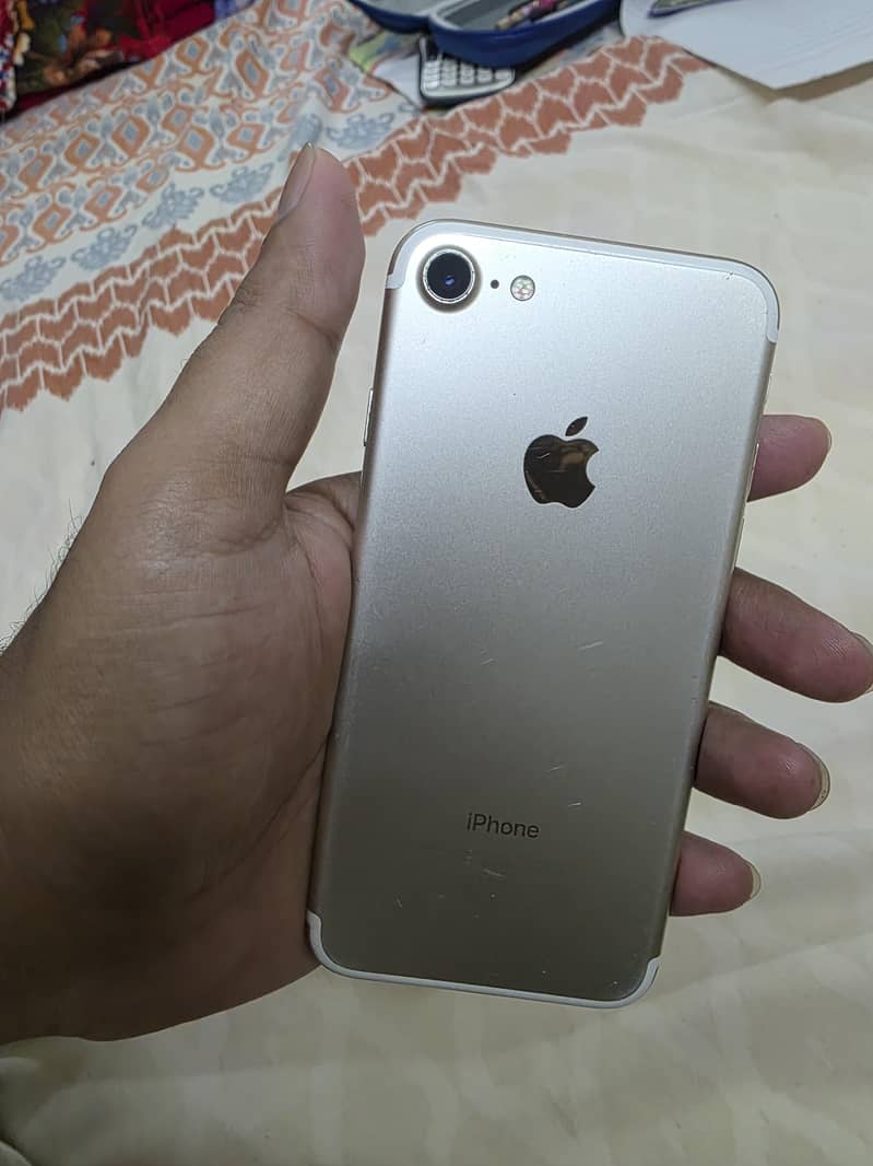 Apple iPhone 7 3