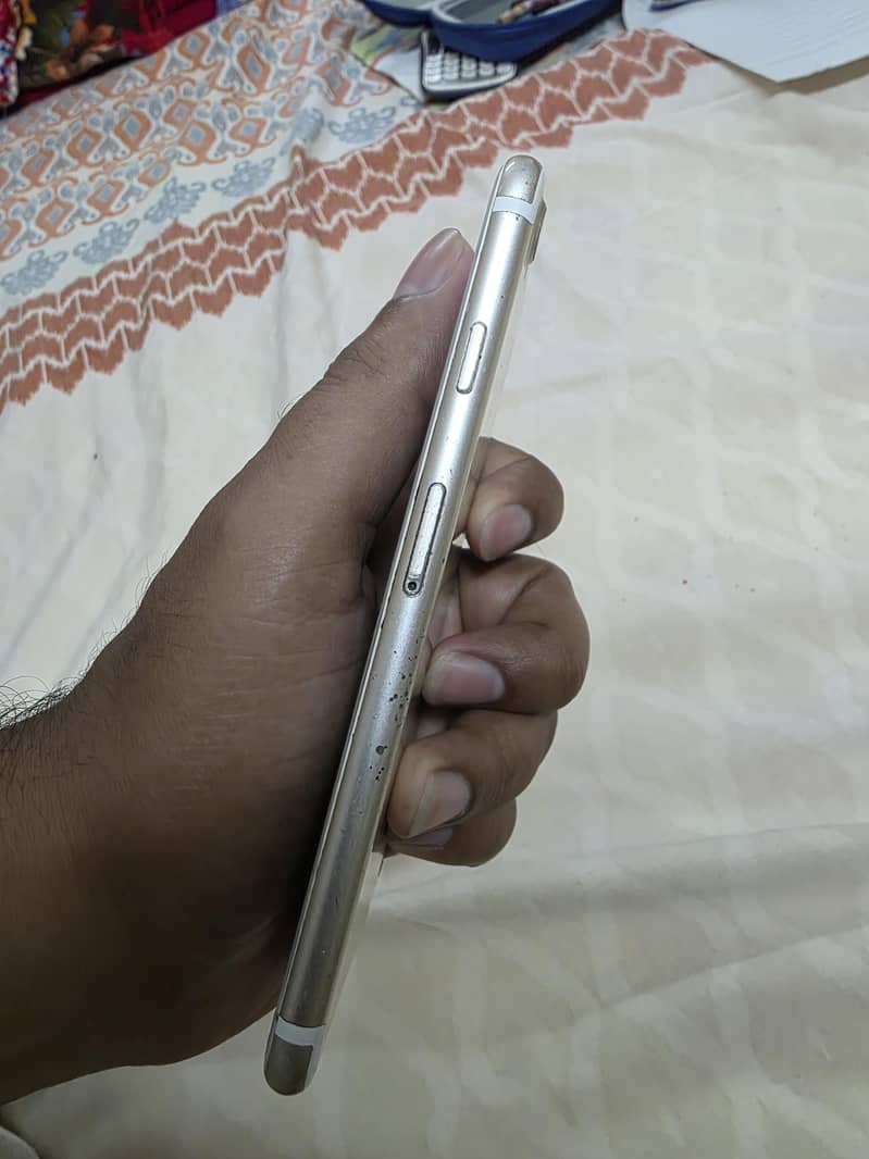 Apple iPhone 7 4