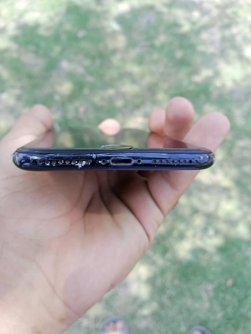 Apple iPhone 7 Plus 1