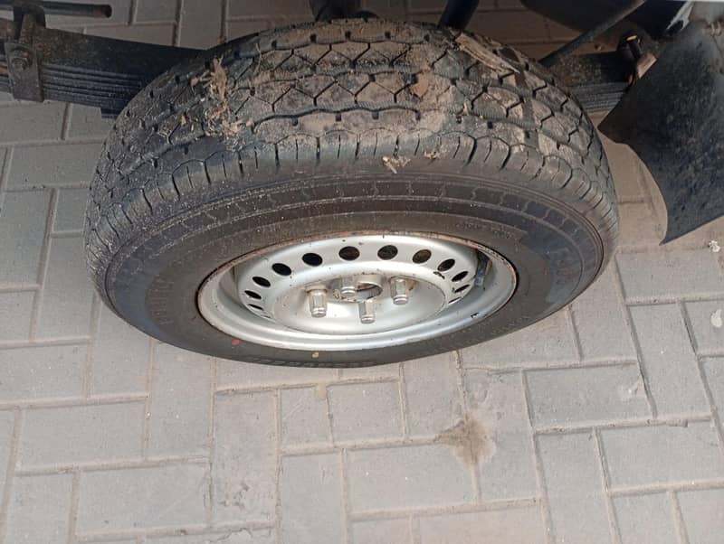 فآ گاڑی اچھی کنڈیشن کاغذات کلیئر ڈیمانڈ چھ لاکھ لوکیشن گجرات 9