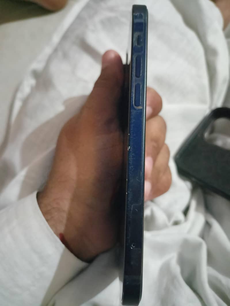 Apple iPhone 12 1