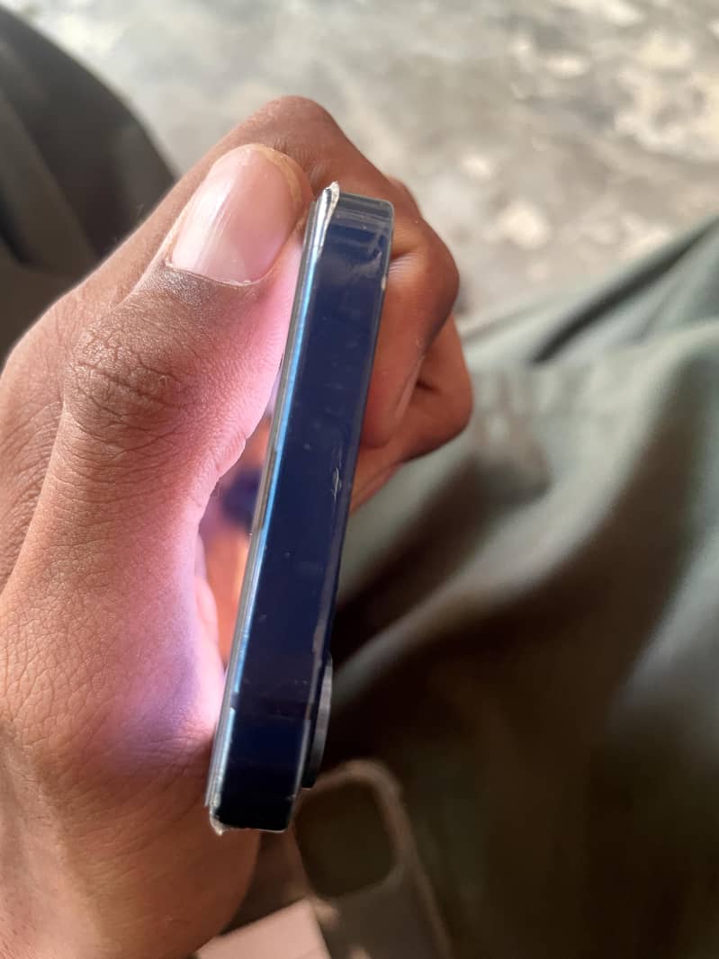 iPhone 12 mini 8