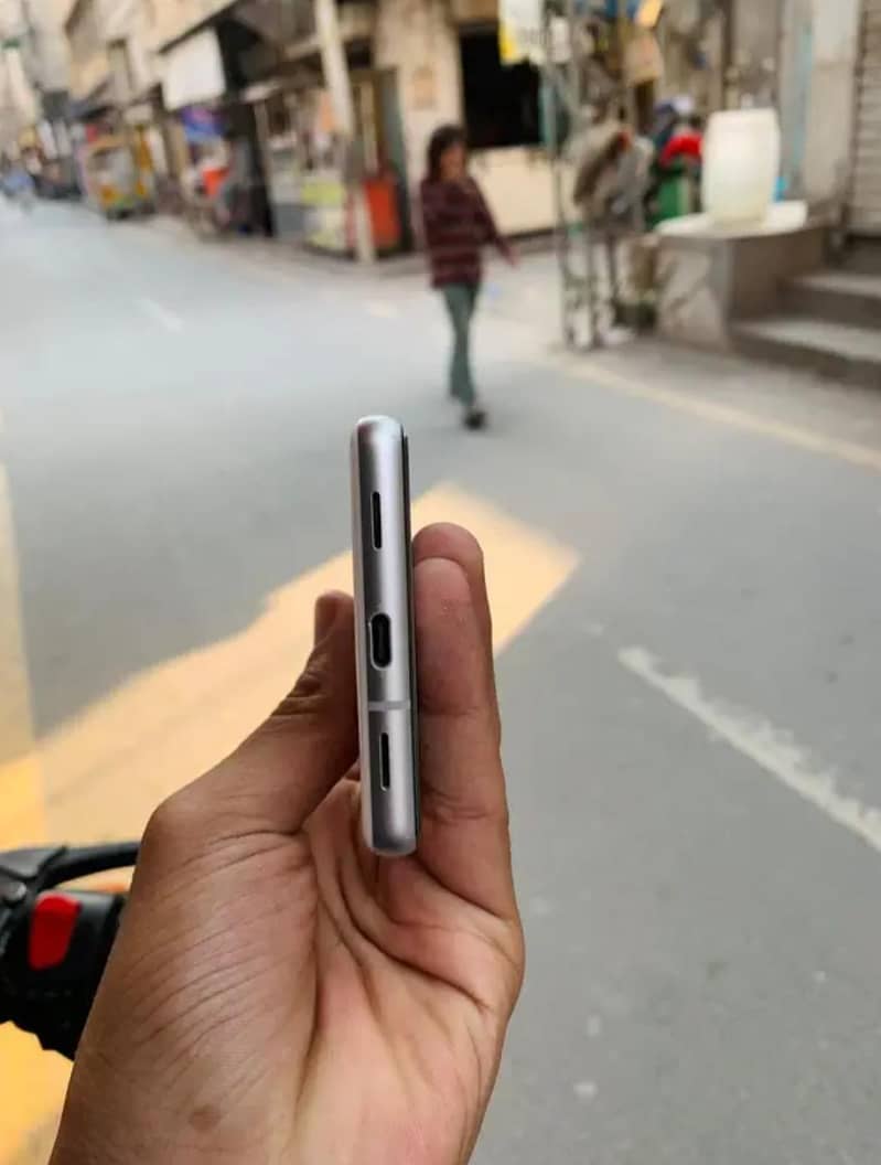 Google Pixel 7a 2