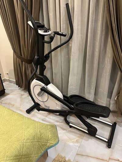 Cross trainer - fuel fitness