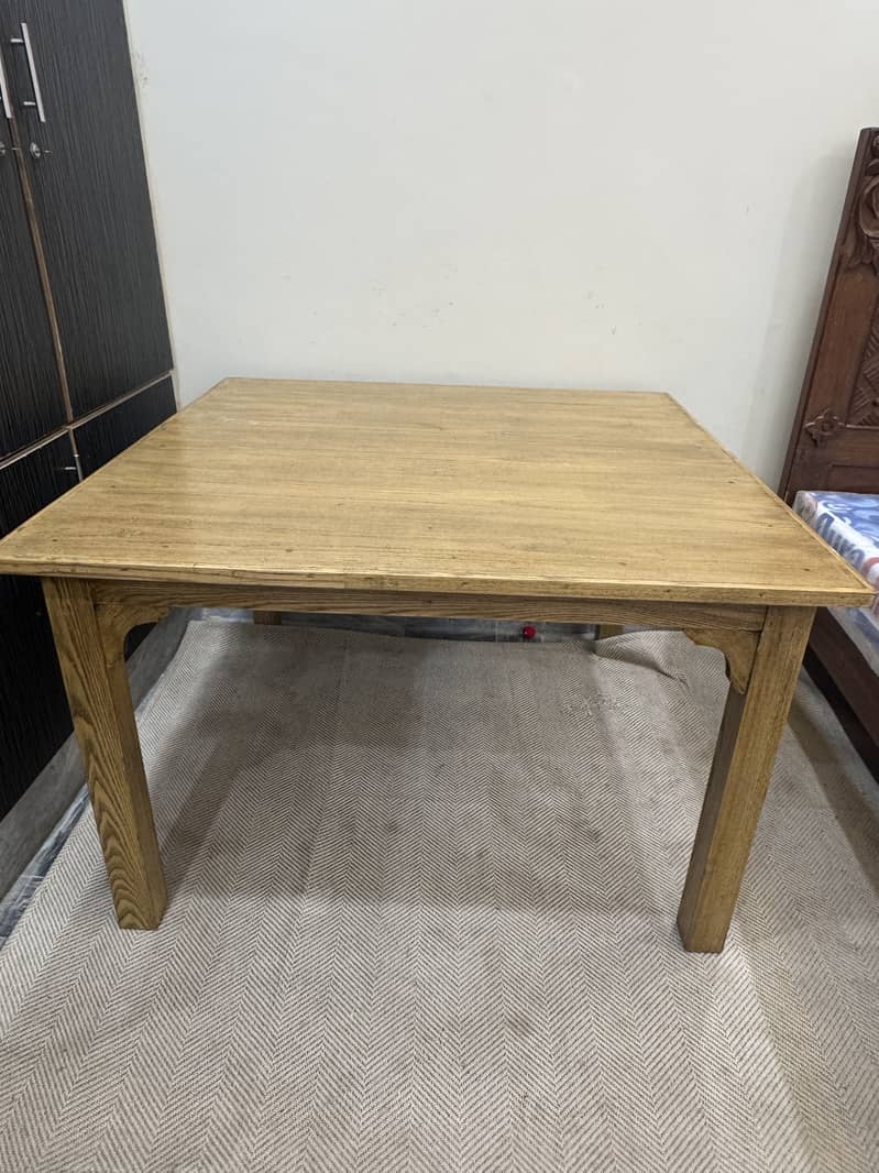 Dining Table 0