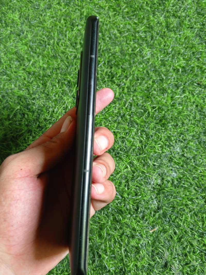 One Plus 10 Pro 4