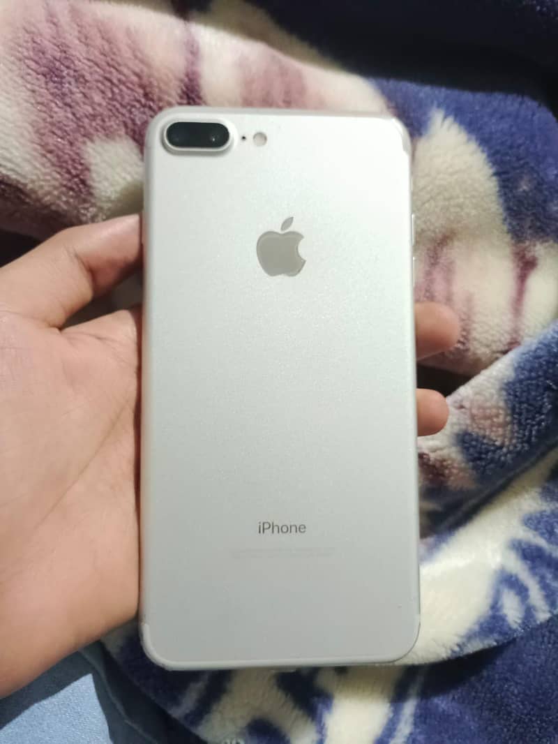 Apple iPhone 7 Plus 2