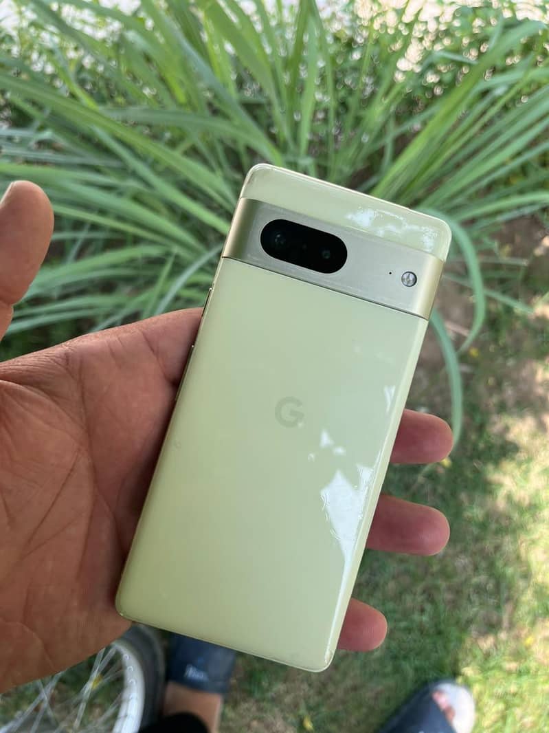 Google Pixel 7 4